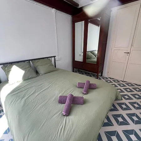 Na Jordana Flat *